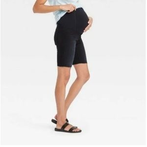 NWT Ingrid & Isabel Black Maternity Bermuda Shorts Women’s Size 18